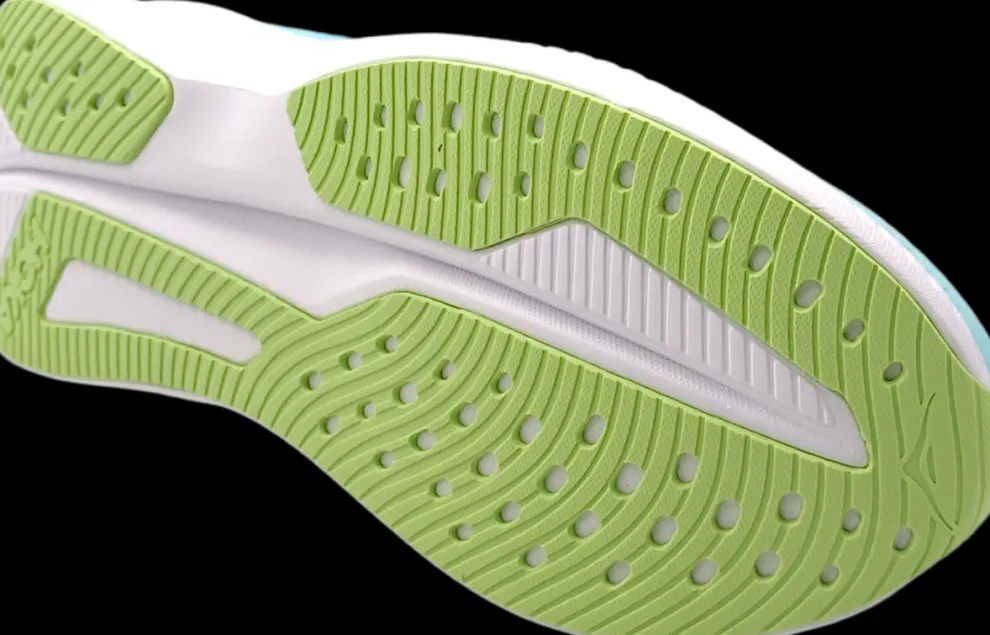 Hoka One One Mach 6 cloudless
