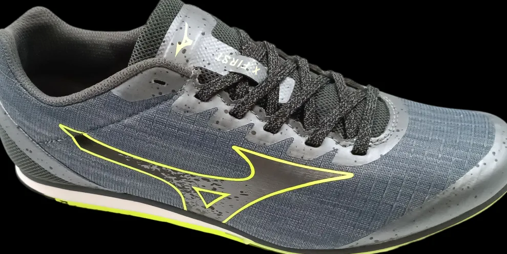 Mizuno X First spikes